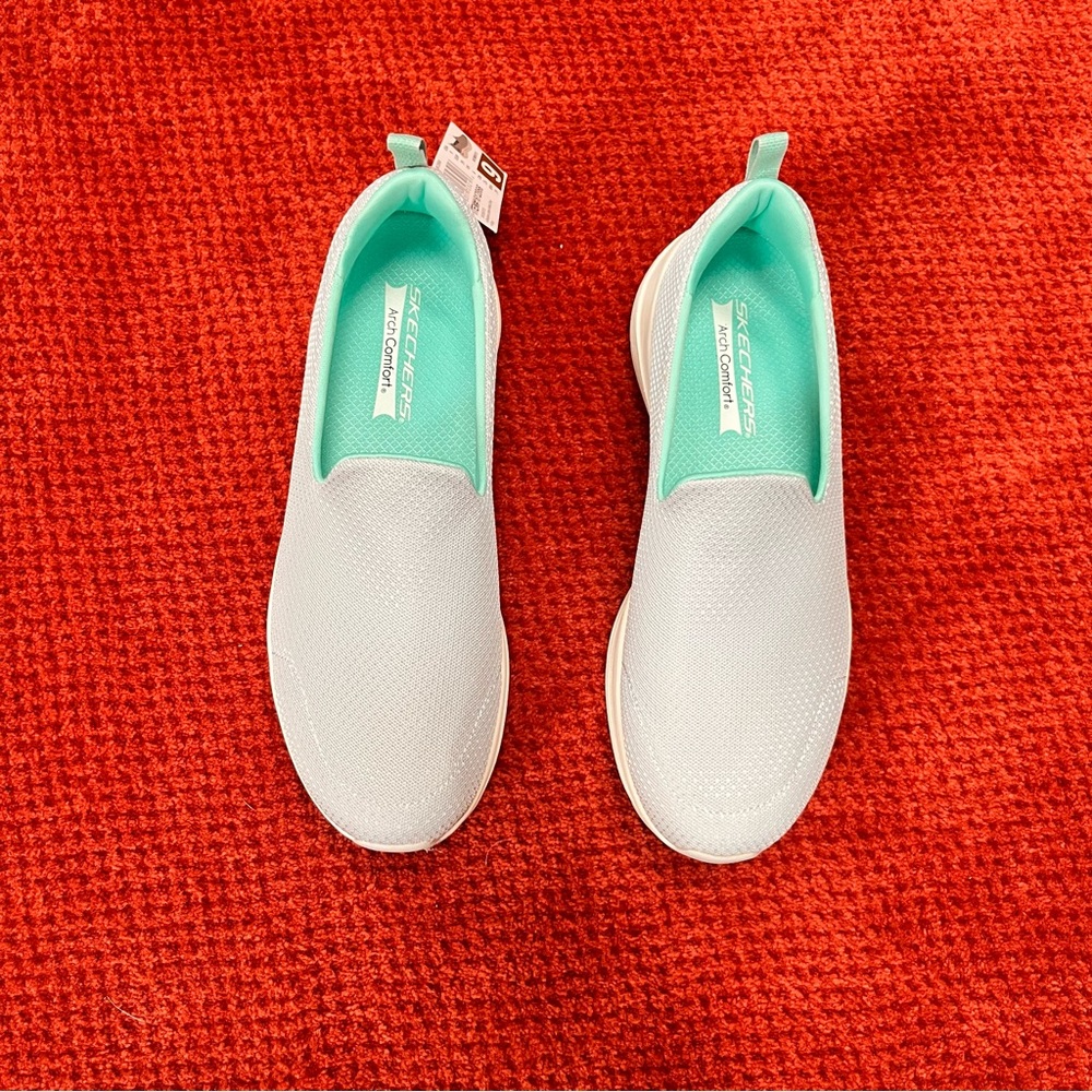 Sketchers go walk size 9